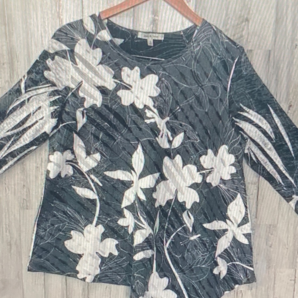 Floral Print Black & White Tunic Top - Women's Long Sleeve
